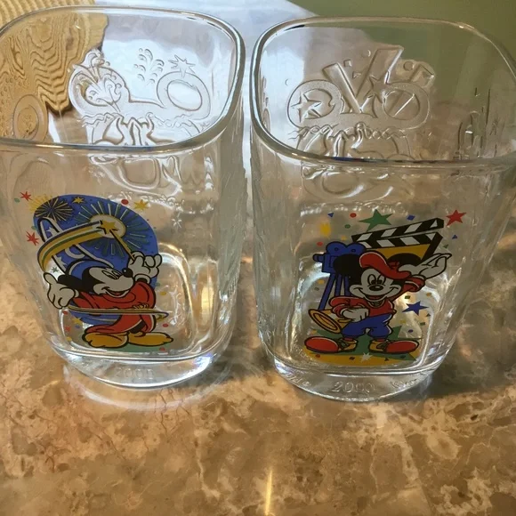 Disney World 2000 McDonald’s Glasses Epcot and MGM (2 Glasses) - Picture 12 of 16